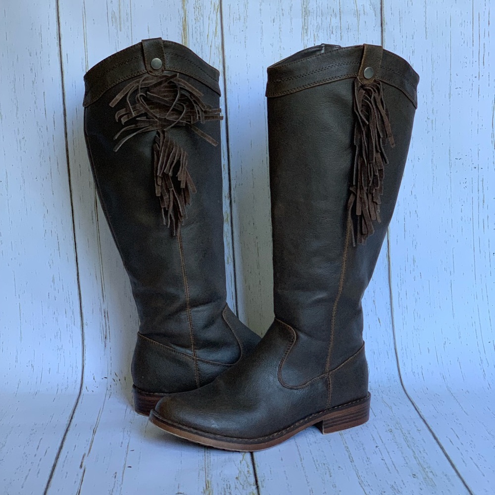 Brand new beautiful faux leather fringe boots!